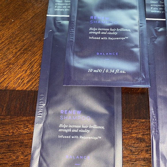Monat bundle of 8 samples all new. - Picture 2 of 6